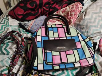 6 Pieces Of Vesa Bradley