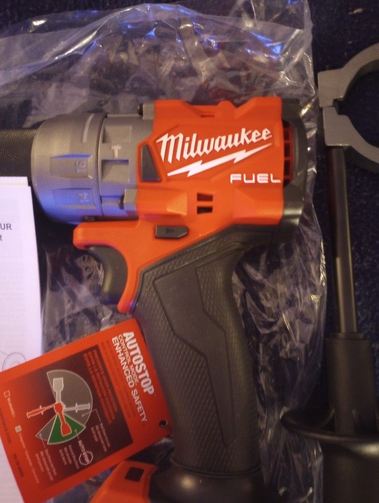Milwaukee Fuel Brushless Hammer Drill