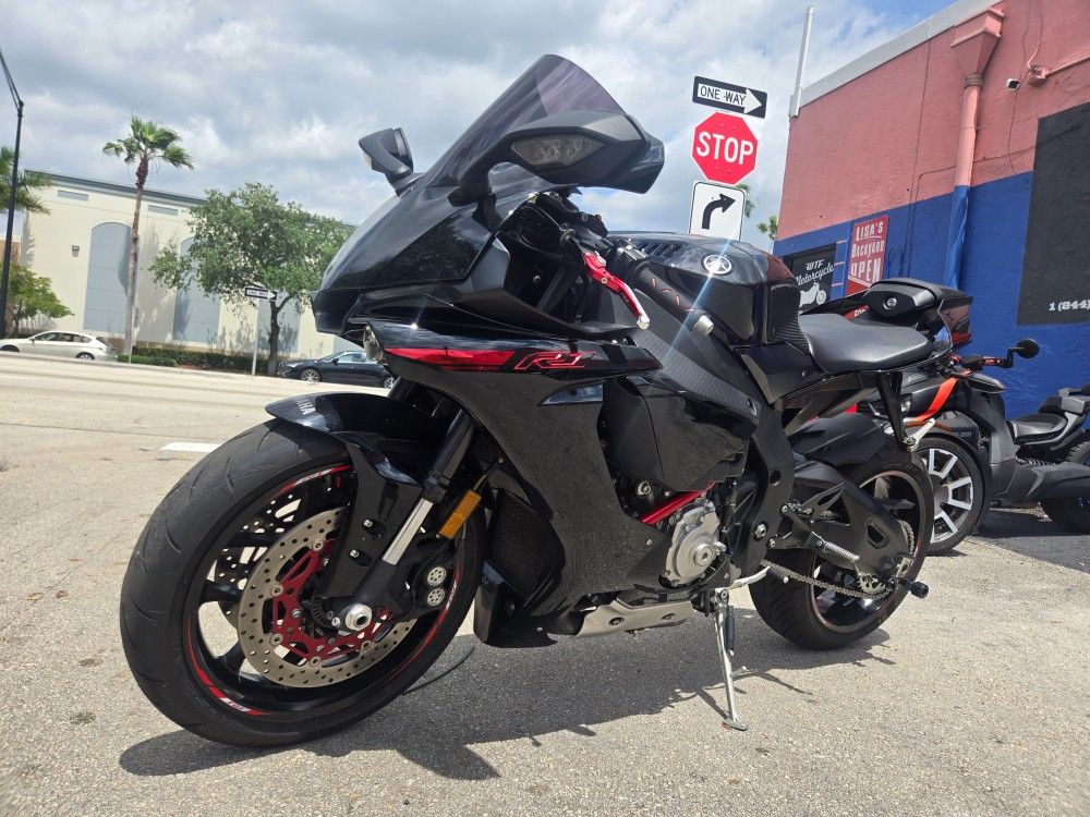 2015 Yamaha Yzf R1