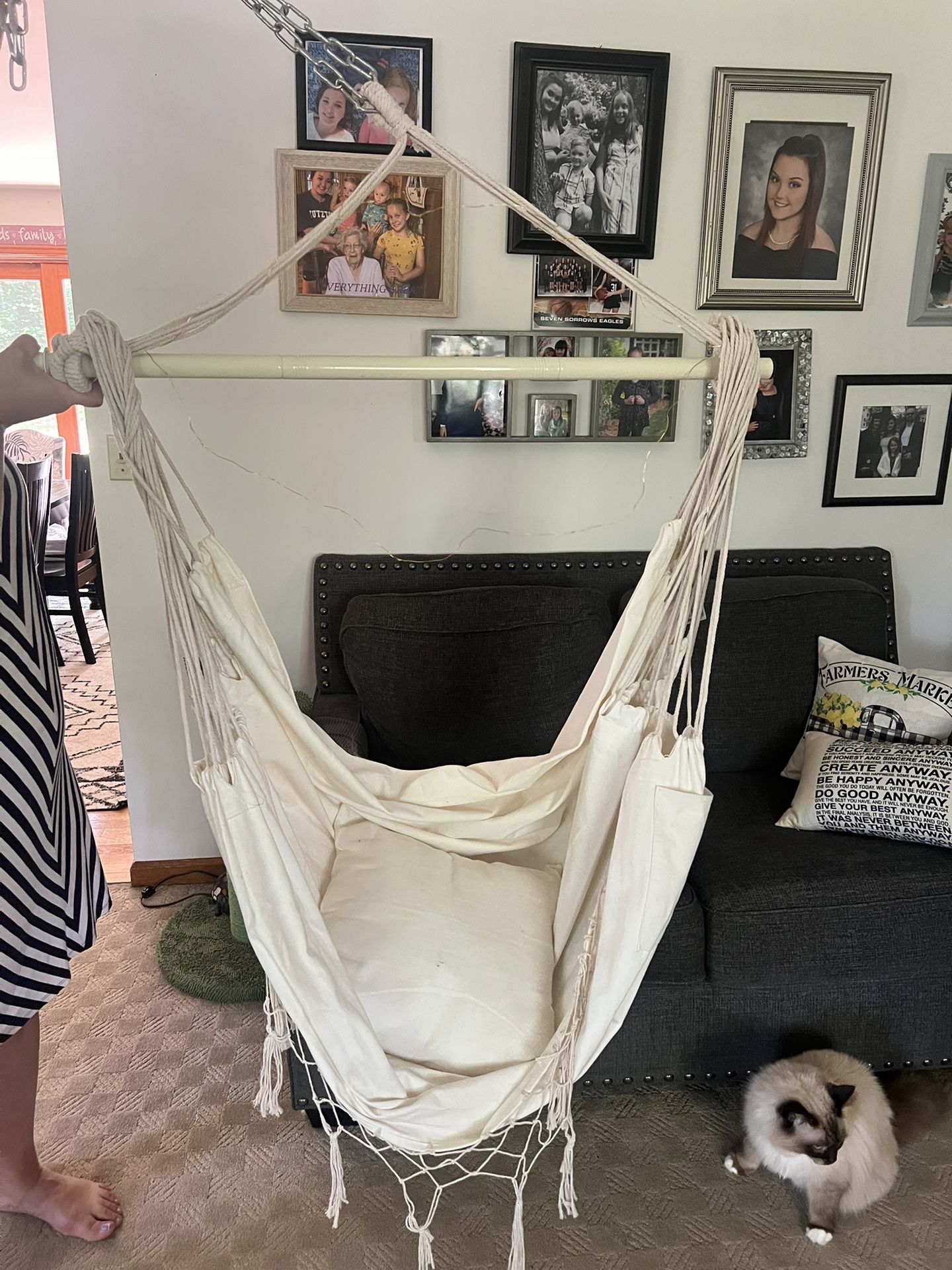 Hanging swing chair