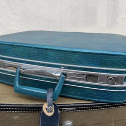 RARE COLOR - Vintage Samsonite - Turquoise Aqua Teal SUITCASE
