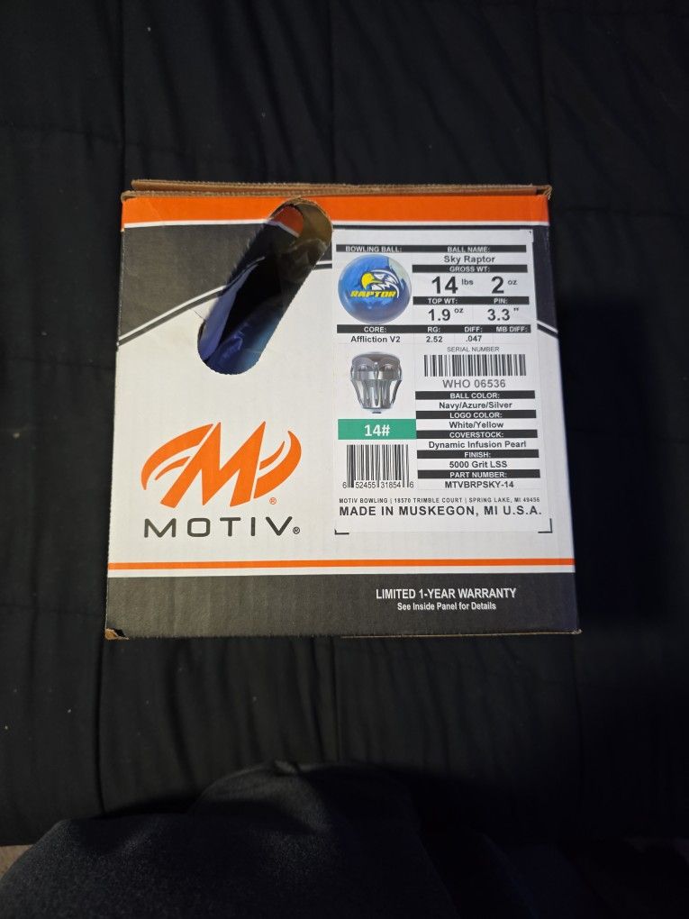 Motiv Bowling Ball