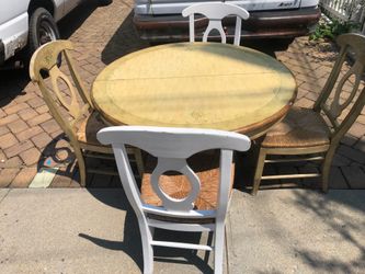 Table with 4 chairs