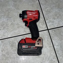 Milwaukee Impact Drill 1/4 Hex & 5.0 Battery 