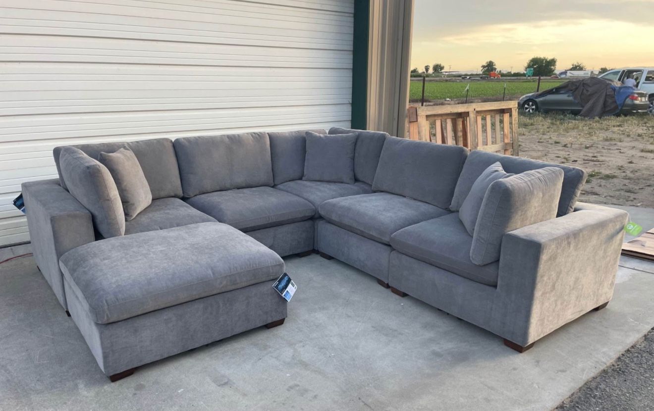 6 PIECE MODULAR SECTIONAL WITH OTTOMAN