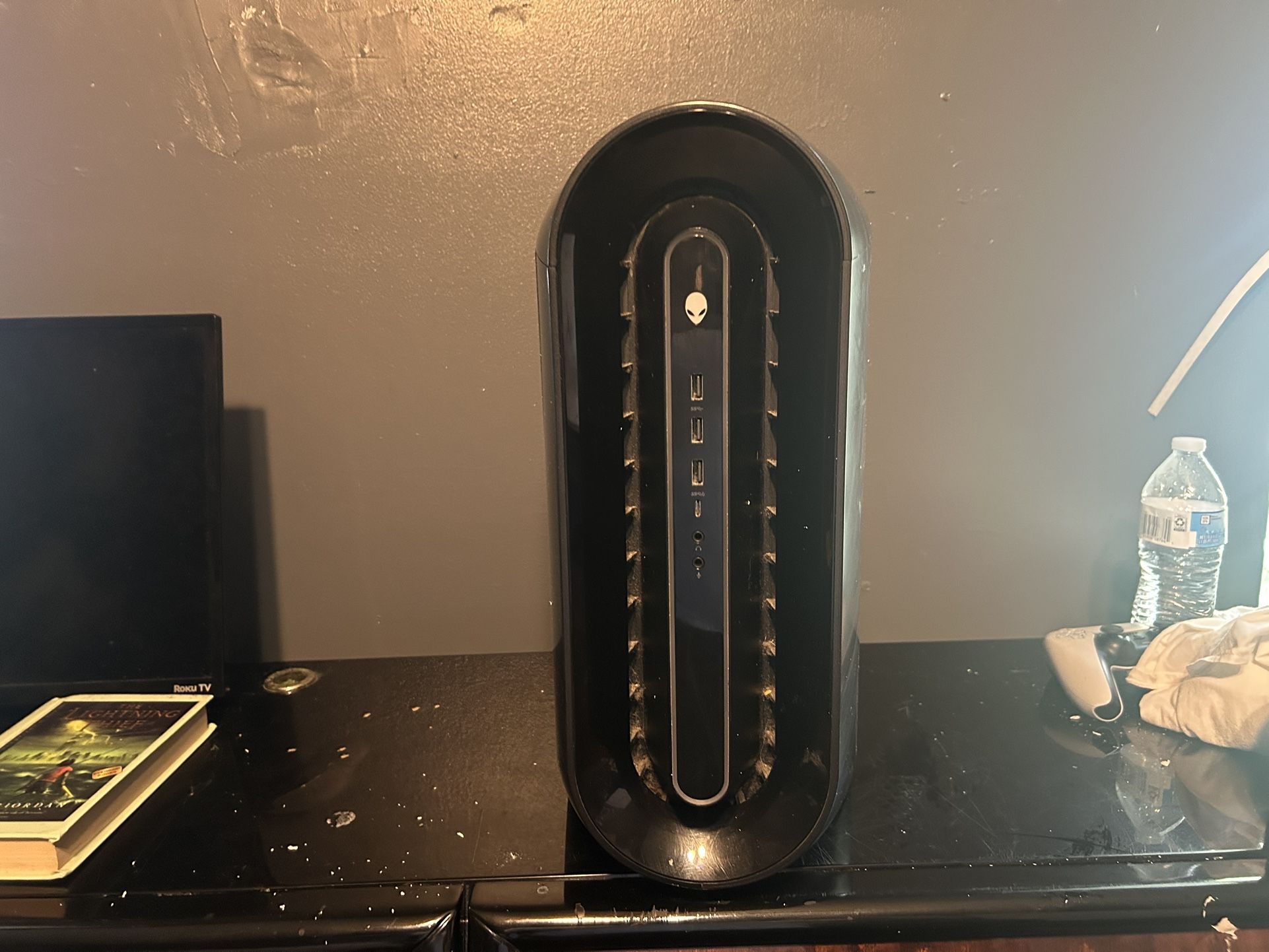 Alienware R11 Desktop Computer PC I7 10700F, 16GB RAM, GPU Geforce 1650