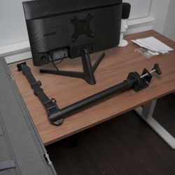 Samsung FHD 22” Monitor w/ Monitor Arm