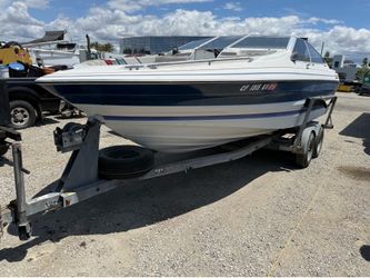 1987 Bayliner Capri Boat