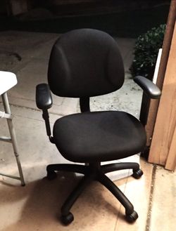 Boss Fabric Task Office Chair with Adjustable Arms Black