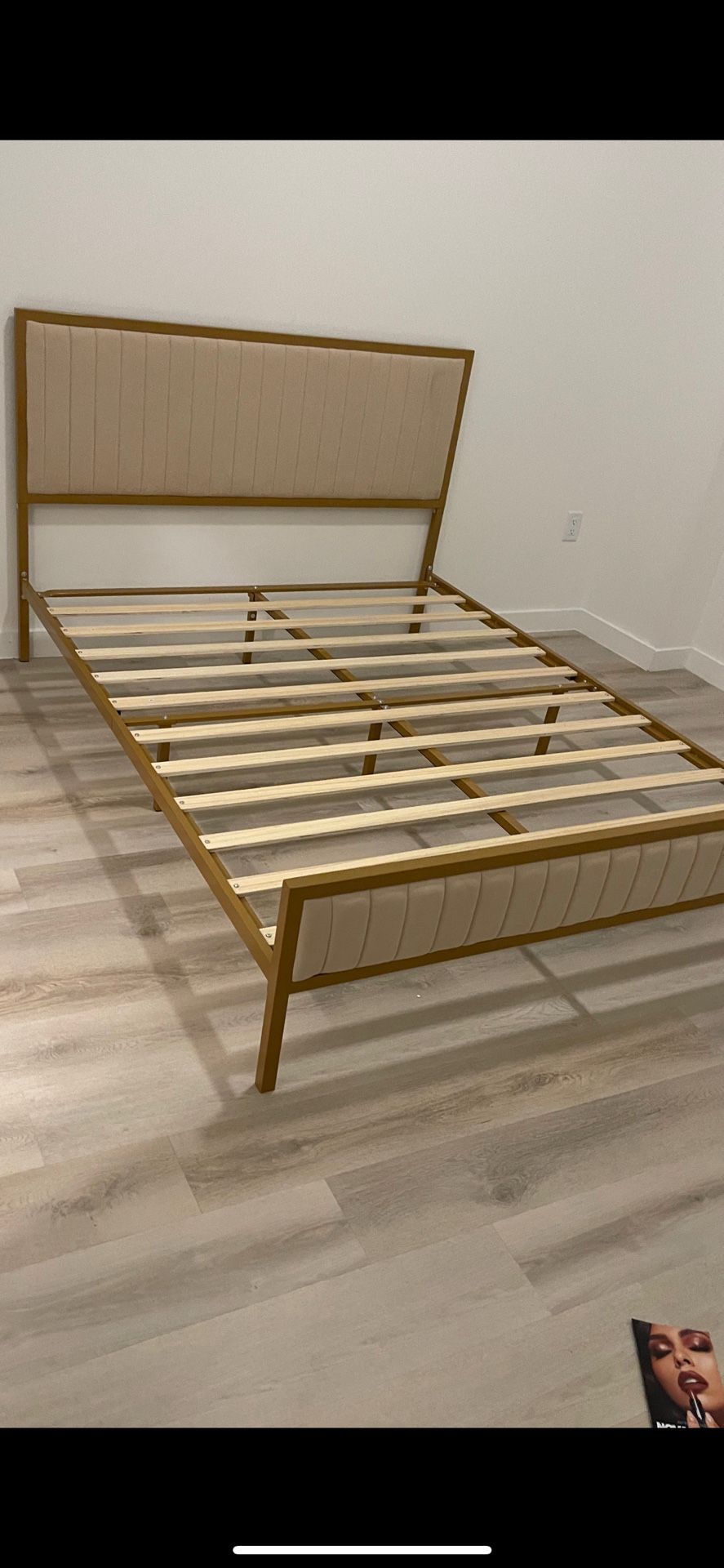 Queen Size Bed Frame With Mini Stool