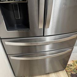 Whirlpool Double Door Refrigerator 