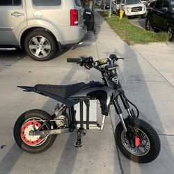 72v Razor