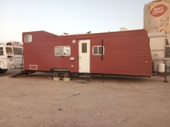 26 ft. FLEETWOOD TOY HAULER TRAILER!!!!