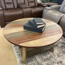 Raebecki Coffee Table Set / 3pc😍 Financing Available💰