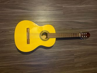Lucero LC100 Guitar