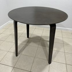 dining table with some wear and tear - 42in dimeter 35in tall