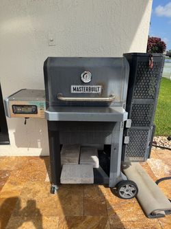 Masterbuilt Charcoal Grill with Digital Controller