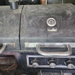 Revo Ace Grill With TwoPropane Tank