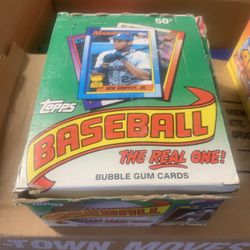 Topps 1990 Baseball Cards Box