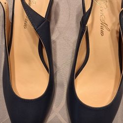 New-Size 6-Womens Slingback Heels. Pointed Closed Toe. Block Heel Pumps.