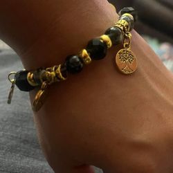 Genuine Onyx and Gold Beaded Bracelet💕