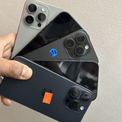 Apple Iphone 15 Pro 256 Gb Unlocked, Comes To Store Warranty And Receipt