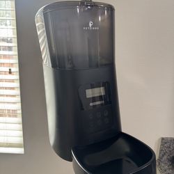 PETLIBRO food dispenser