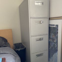 Hon 4 Drawer File Cabinet with Lock