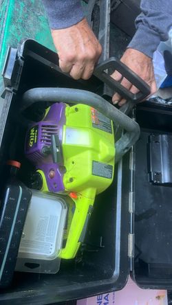 Poulan Wild Thing Gas Chainsaw with Case