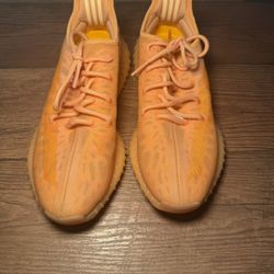 Yeezy 350 V2 Orange Clay Size 9