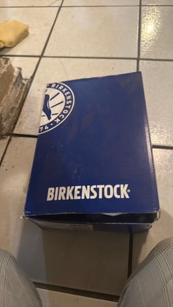 Selling Birkenstock size 43 men’s