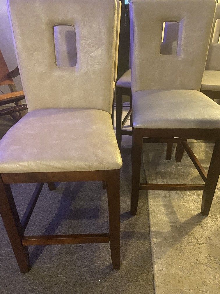 5 Chairs