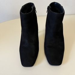 Ladies Boots.