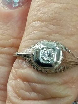 ANTIQUE WHITE GOLD DIAMOND RING SIZE 6 1/4