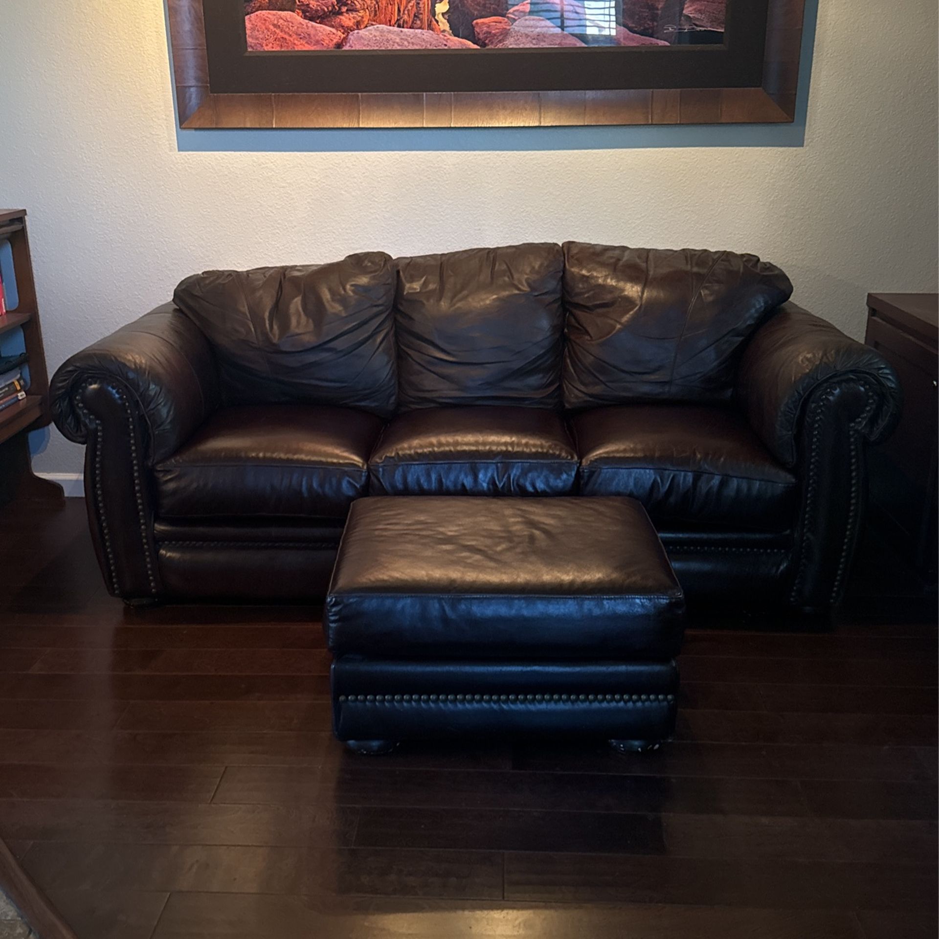 Leathertrend Leather Sofa
