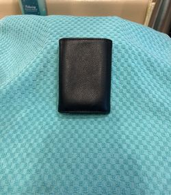 MEN’s Luxe COACH black leather tri fold wallet. In excellent condition.
