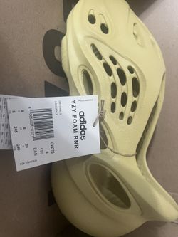 YZY FOAM RNR (Yeezy Foam runners) Size 6Us