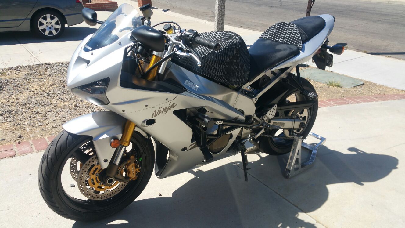 0304 kawasaki 636 stunt bike