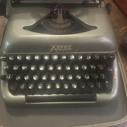 Aztec 700 Typewriter 
