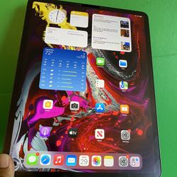 512GB Apple IPad Pro 12.9” 3rd Generation (Face ID/Liquid Retina /2018 model) with Bluetooth keyboard case & Accessories