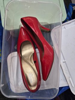 Red heels sz9