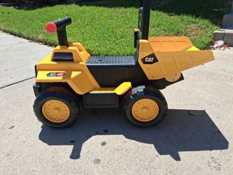 CAT Dump Truck