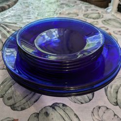 8 Piece Blue Glass Plates