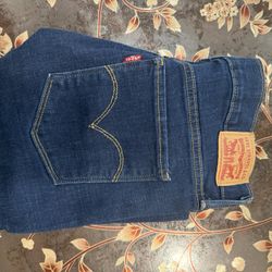 Levi’s 311 Shaping Skinny 