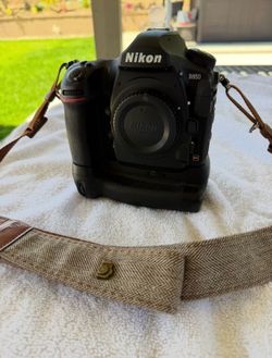 Camera with Battery grip
