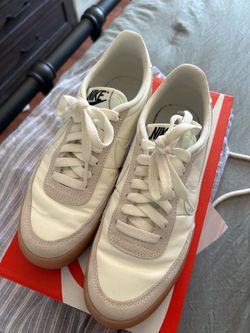 Women’s NIKE Shoe