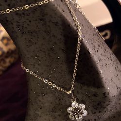 925 Sterling Silver.SNOWFLAKE Pendant/Necklace