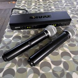 Shure Wireless Microphone Combo 