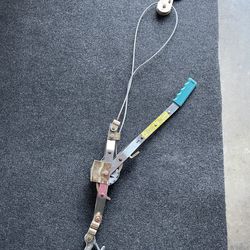 Cable puller with hooks Cable puller with hooks