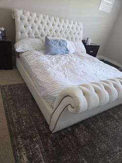 Tufted king bedframe beige